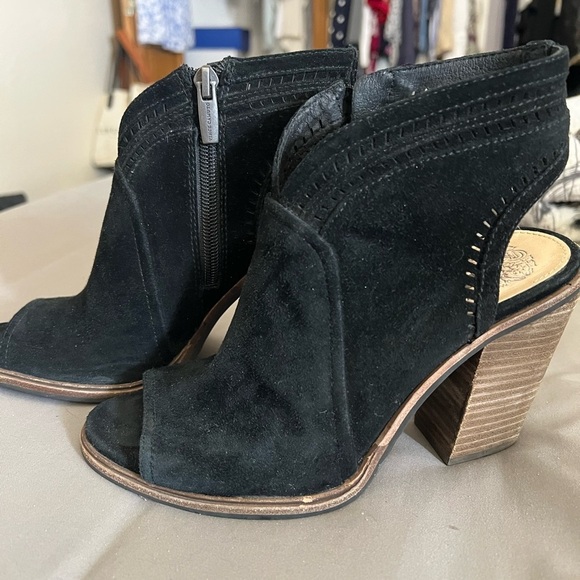 Vince Camuto Suede Peep-Toe Ankle Boots Sandals 7.5 - Picture 3 of 6
